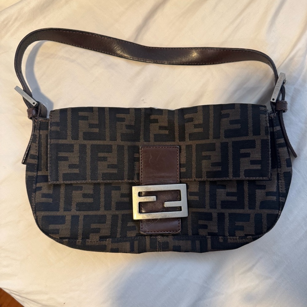 Vintage fendi baguette
